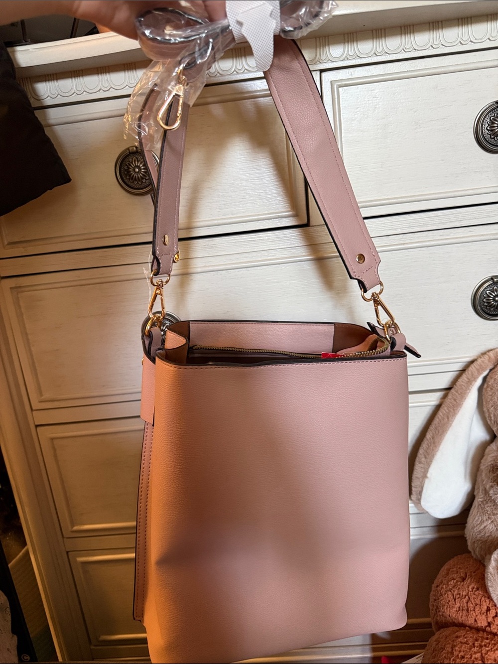 Kelly & Katie Blush Pink Bucket Shoulder Bag with Wide Strap